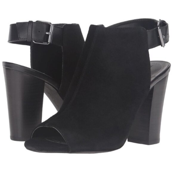 Tahari Margaret Black Suede Peep Toe Stacked Heel Buckle Sandal Size 7.5M - Picture 1 of 6